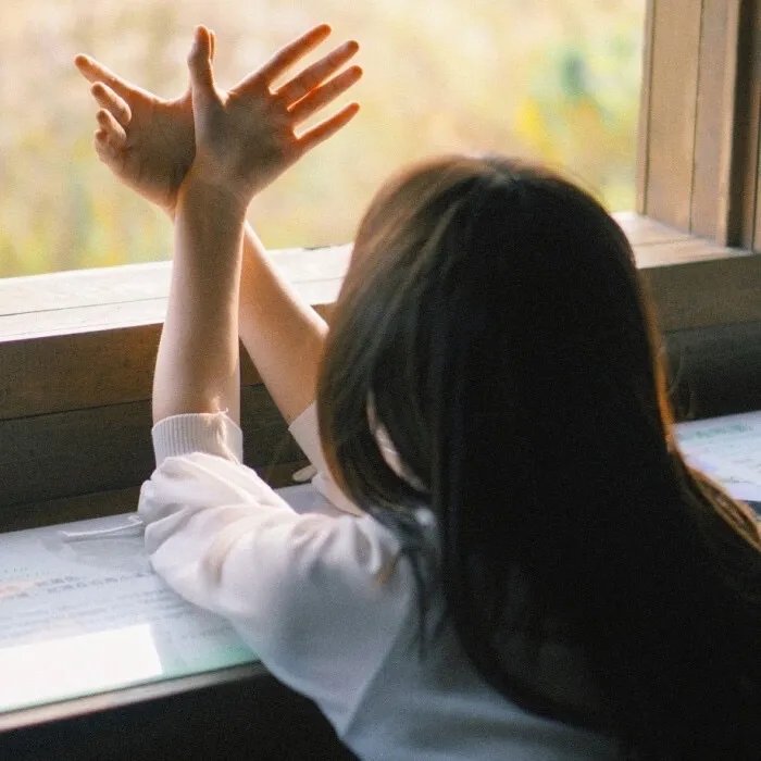 上三休四，员工怕我破产偷偷加班